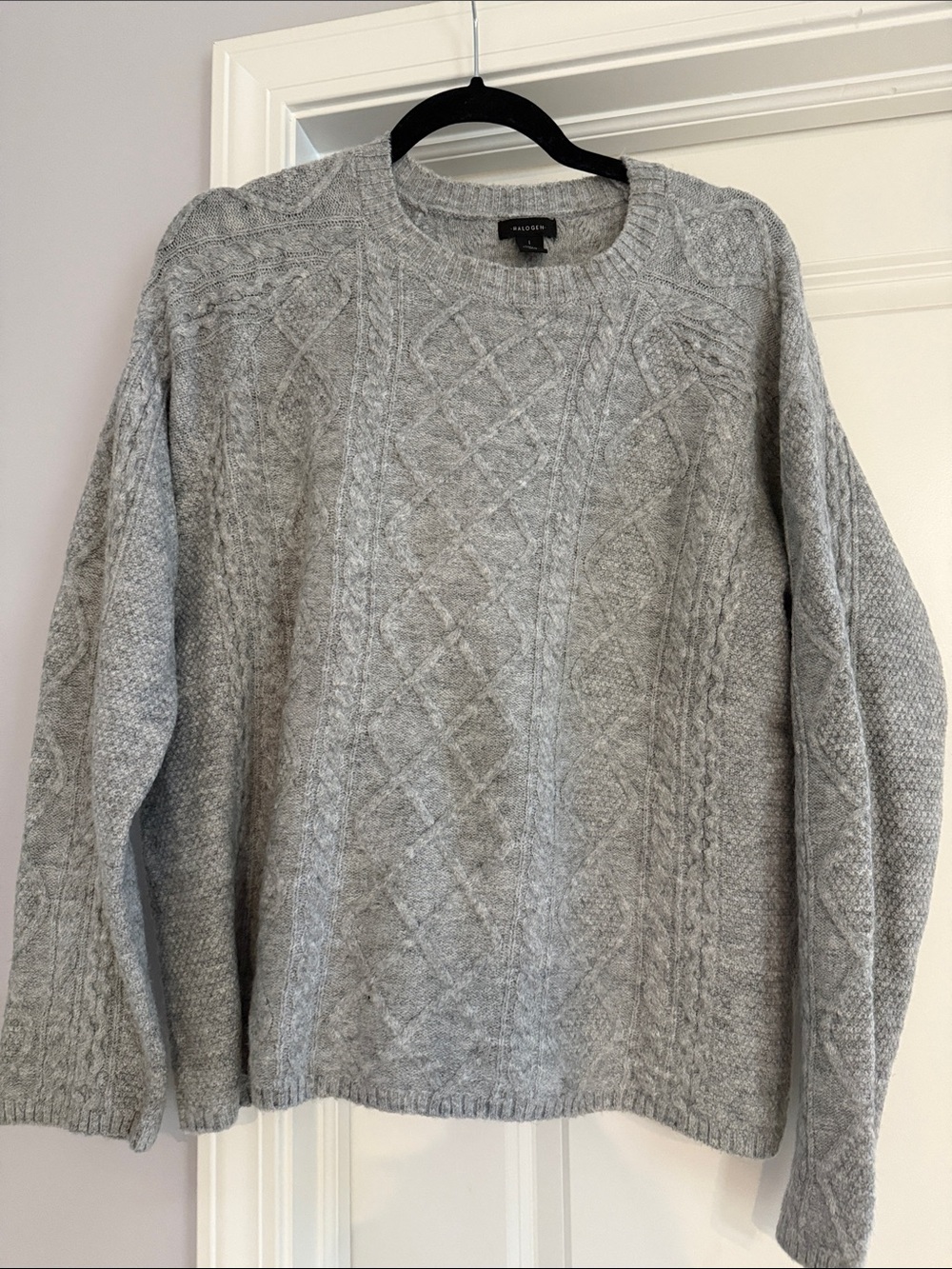 Halogen Woen's Cable Crewneck Sweater in Light Gray